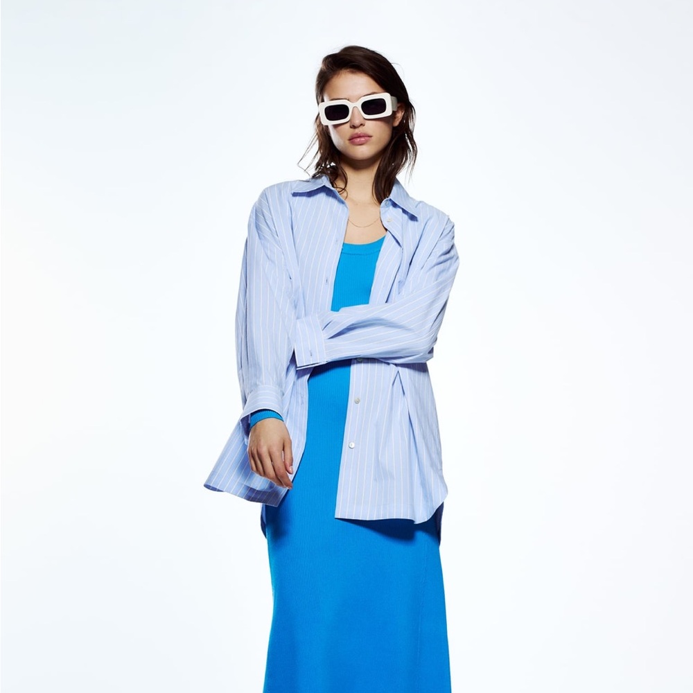 Zara Oversize Cotton Blue & White Stripe Bankers
Shirt. Size XS